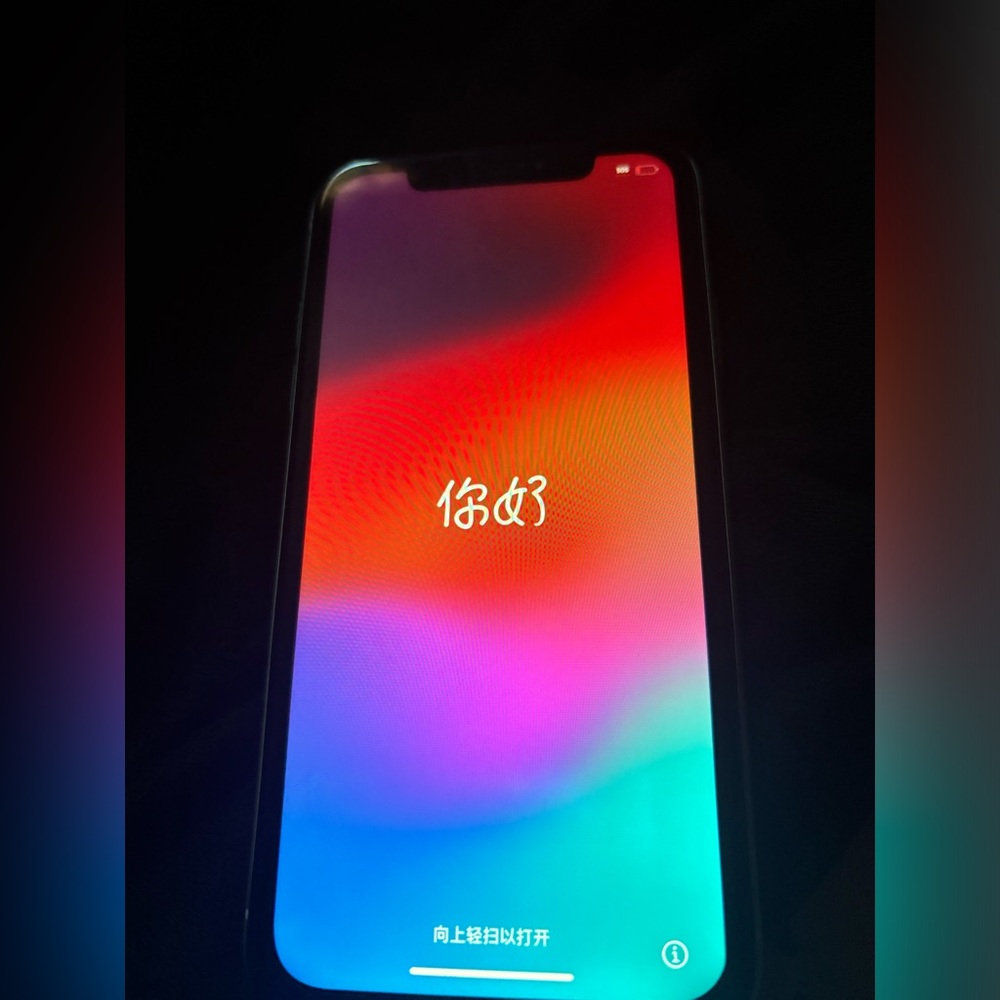 FOR SALE White IPhone XR, 64 GB comment offers